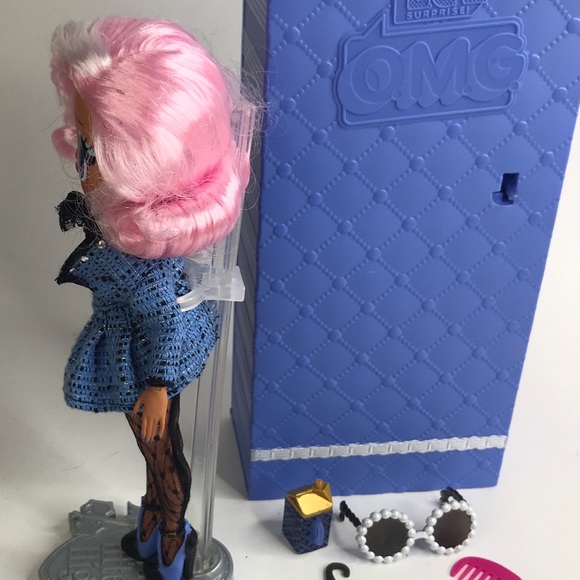 LOL Surprise OMG Doll UPTOWN GIRL Lol Surprise FAMILY With Accessories & Case - Picture 9 of 10